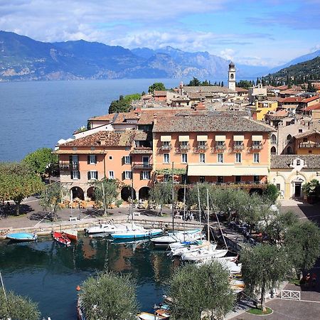 Albergo Gardesana Torri Del Benaco Exterior foto
