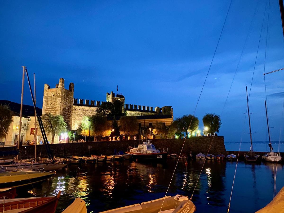 Albergo Gardesana Torri Del Benaco Exterior foto